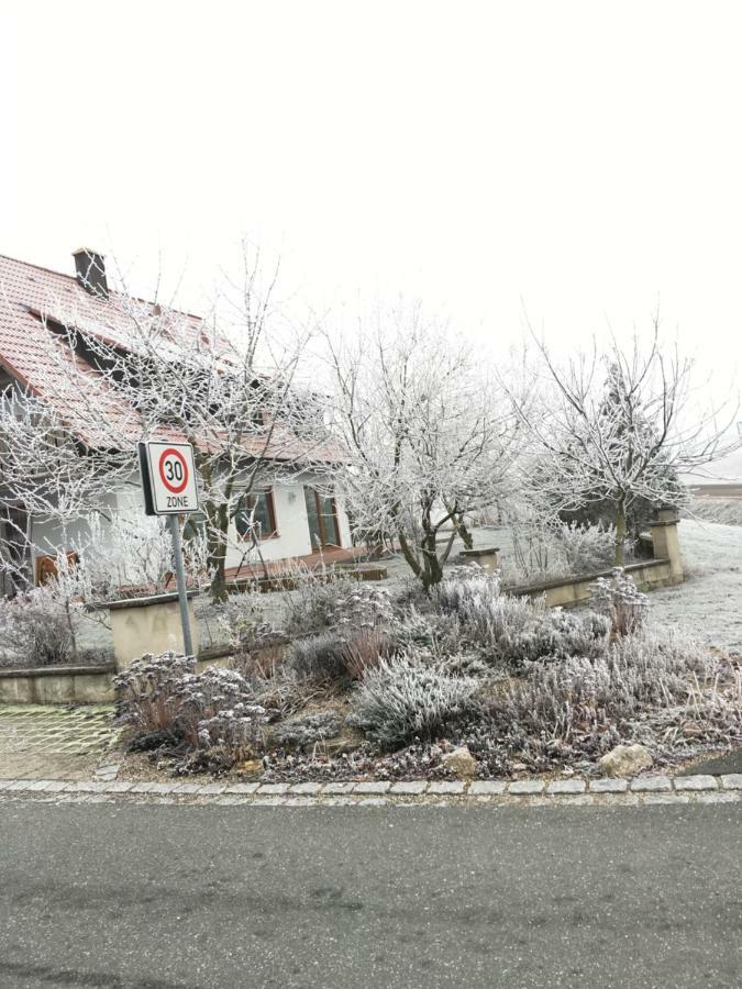 Ferienwohnung Eibenweg Gebsattel ภายนอก รูปภาพ